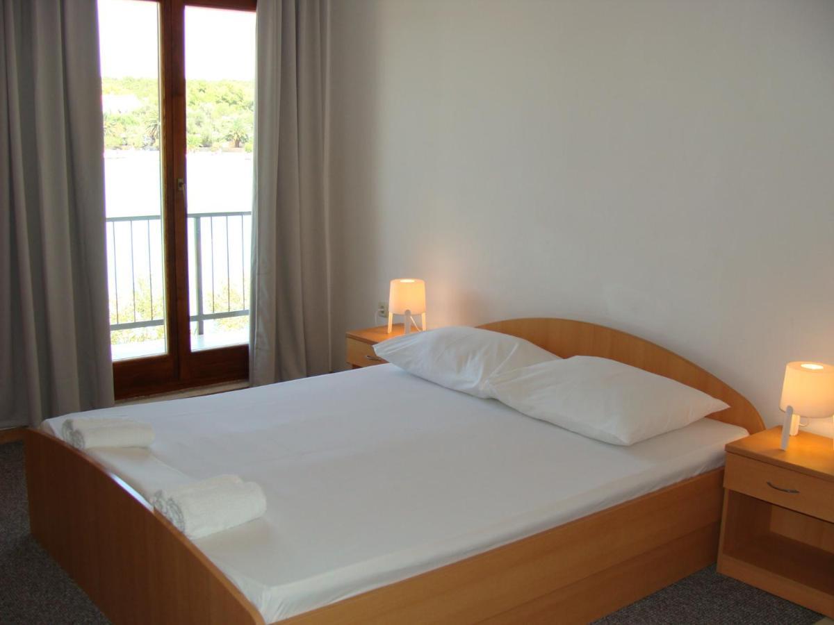 Trim Rooms And Apartments Lovište Kültér fotó