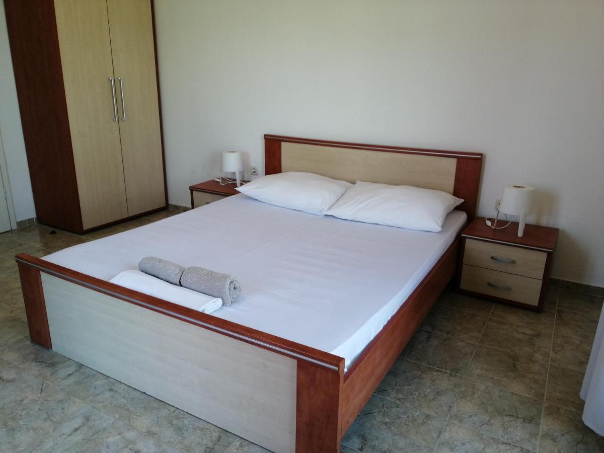 Trim Rooms And Apartments Lovište Kültér fotó