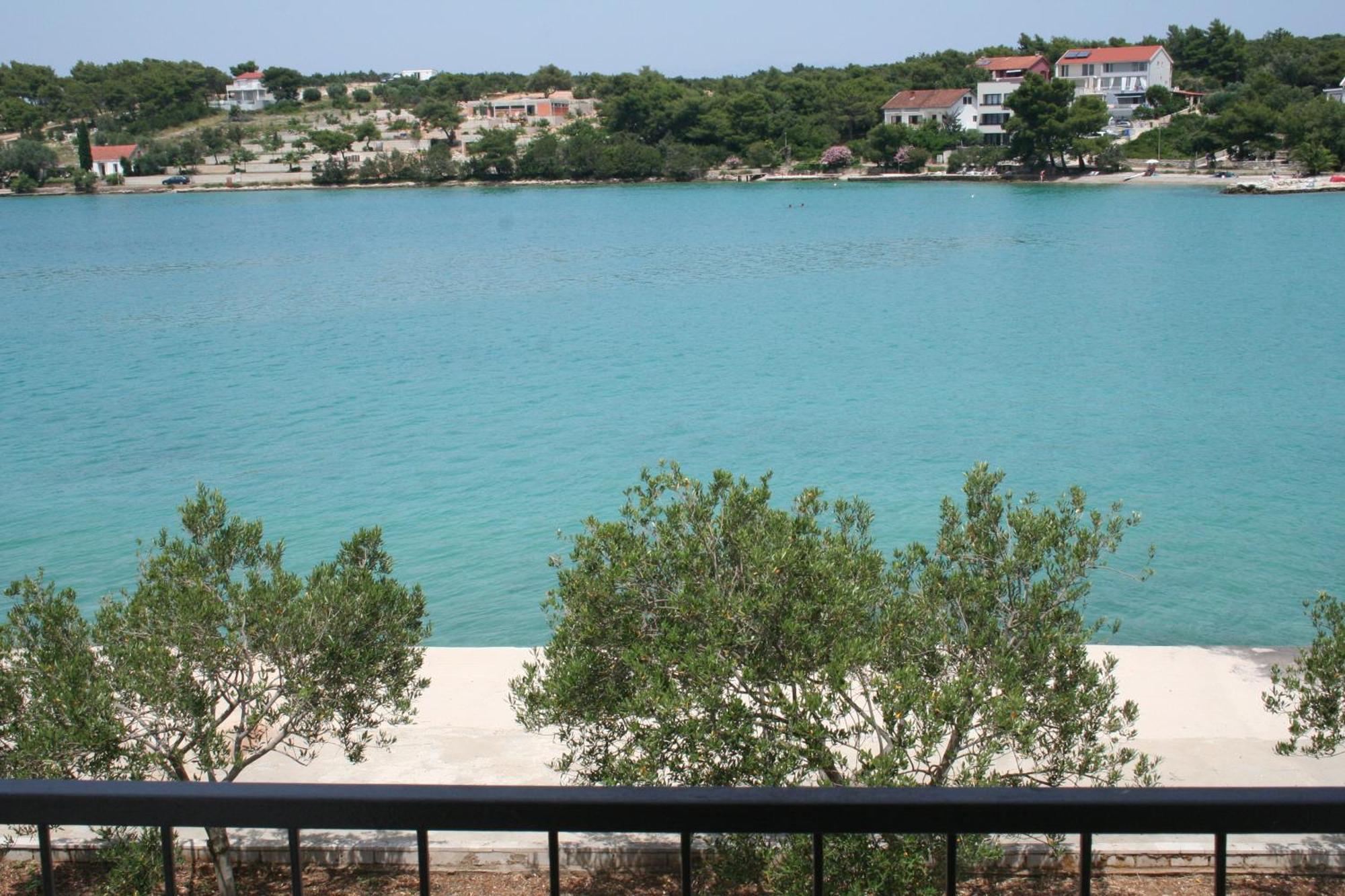 Trim Rooms And Apartments Lovište Kültér fotó