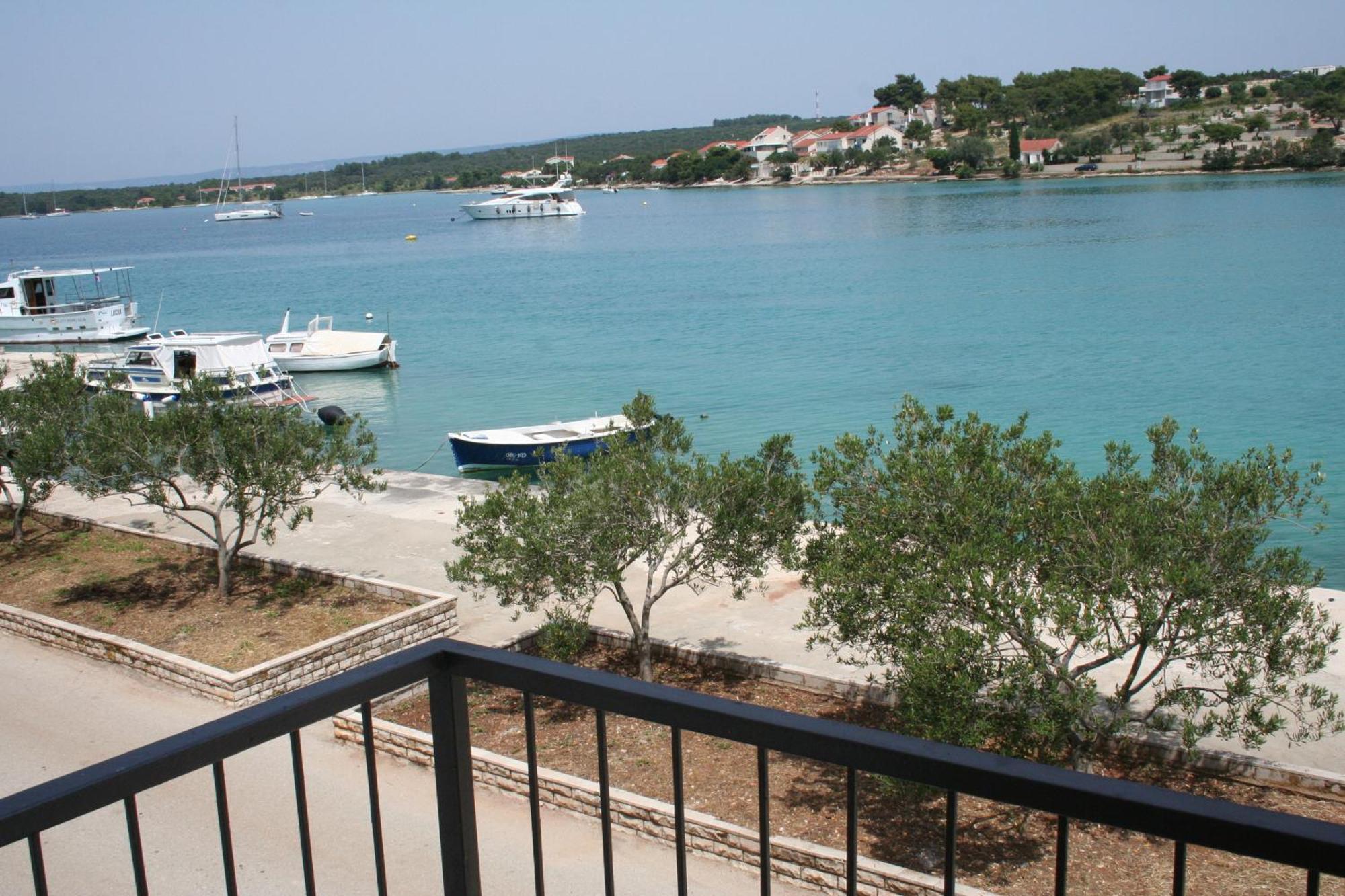 Trim Rooms And Apartments Lovište Kültér fotó
