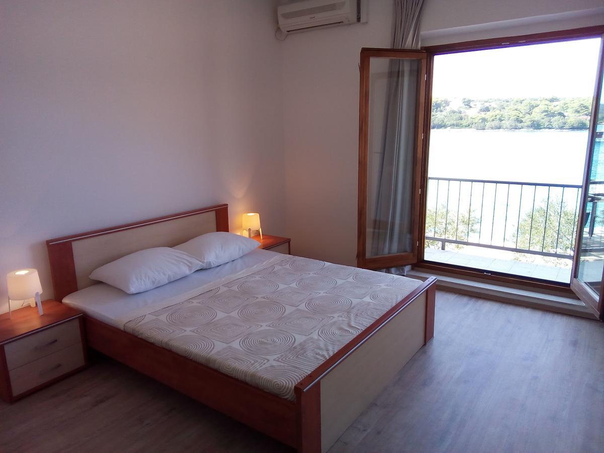Trim Rooms And Apartments Lovište Kültér fotó