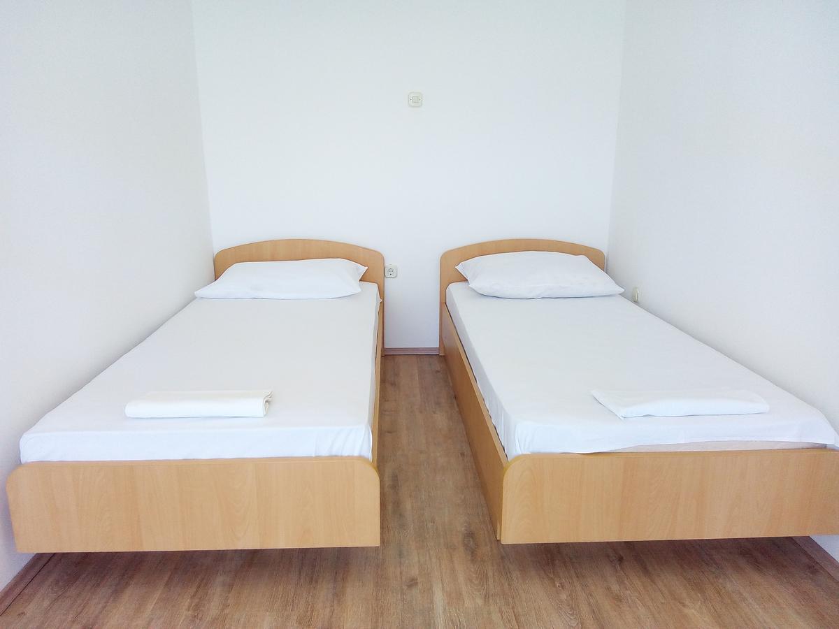 Trim Rooms And Apartments Lovište Kültér fotó