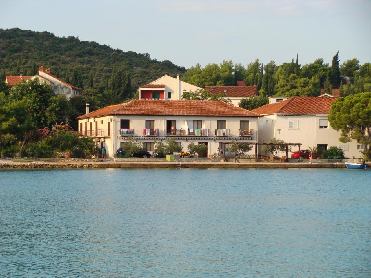 Trim Rooms And Apartments Lovište Kültér fotó